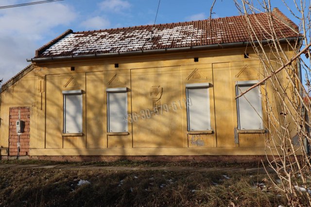 Eladó családi ház, Orosházán 17 M Ft, 3 szobás