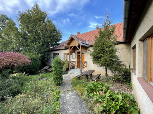 Eladó családi ház, Bakonybélben 89.9 M Ft, 4 szobás