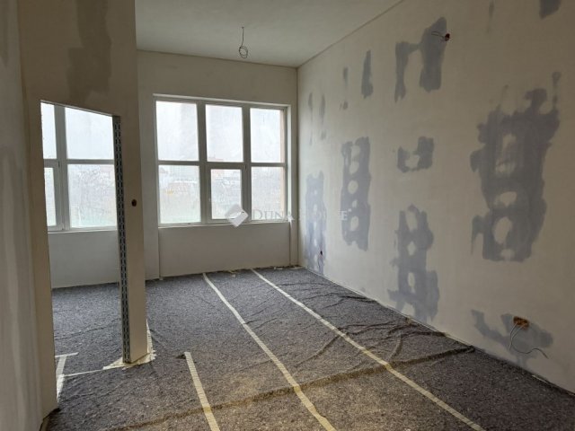 Eladó téglalakás, Budapesten, XXI. kerületben 28 M Ft, 2 szobás