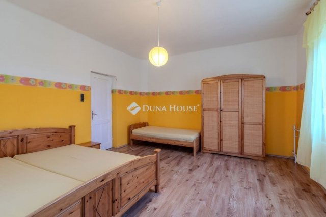 Eladó családi ház, Cserépfaluban 58 M Ft, 6 szobás