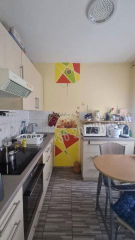 Eladó panellakás, Dunaújvárosban 24.99 M Ft, 1 szobás