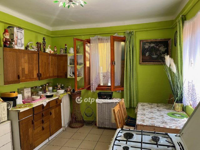 Eladó téglalakás, Egerben 30.9 M Ft, 2 szobás