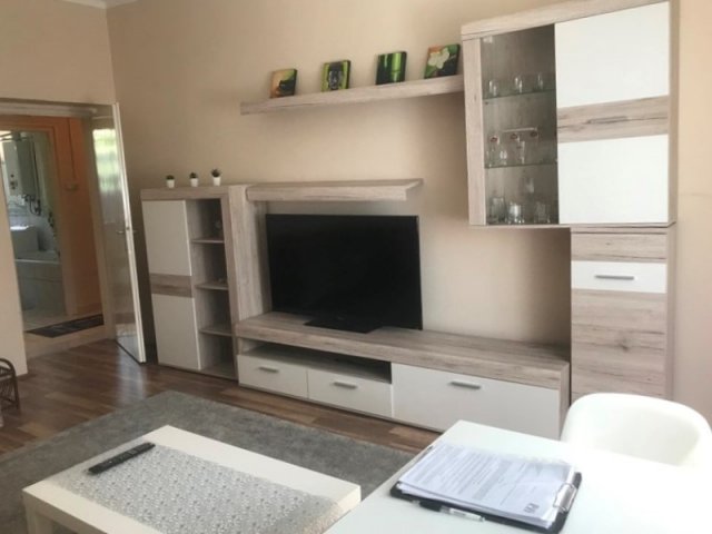 Kiadó téglalakás, albérlet, Pécsett 145 E Ft / hó, 2 szobás