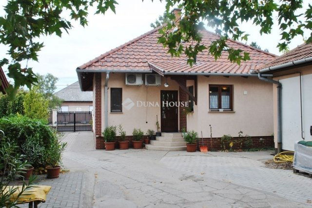 Eladó családi ház, Kecskeméten 109 M Ft, 6 szobás