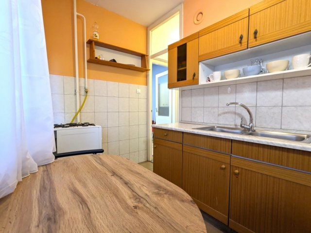 Kiadó panellakás, albérlet, Debrecenben 210 E Ft / hó, 3 szobás