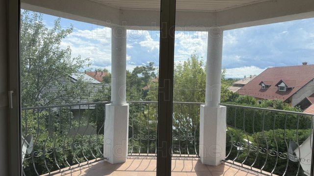 Eladó családi ház, Gyenesdiáson 125 M Ft, 7 szobás