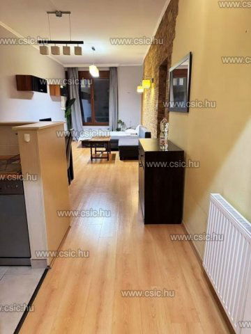 Eladó téglalakás, Budapesten, VII. kerületben 109.9 M Ft