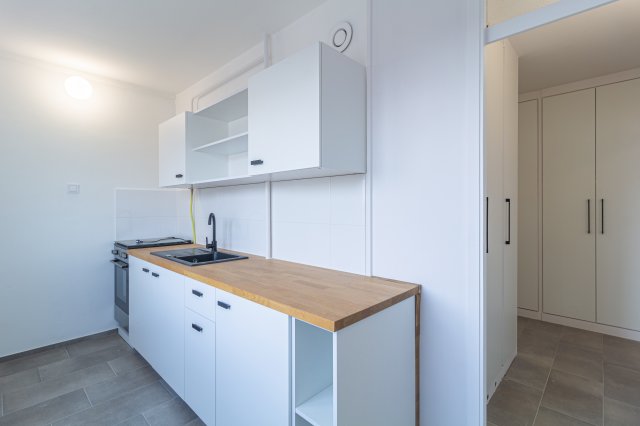 Eladó panellakás, Kecskeméten 42.5 M Ft, 2 szobás