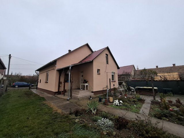 Eladó családi ház, Nádudvaron, Farkas István utcában 27.9 M Ft