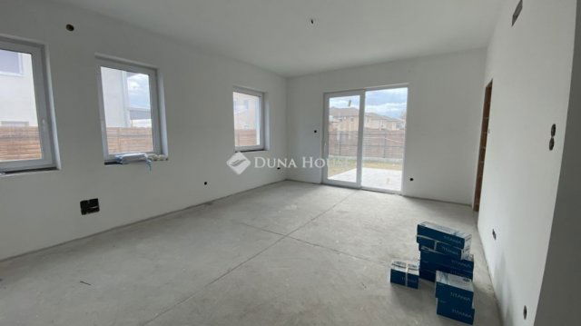 Eladó téglalakás, Dunaharasztin 95.933 M Ft, 3 szobás