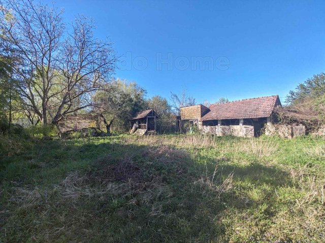 Eladó családi ház, Holládon 28 M Ft, 3+1 szobás