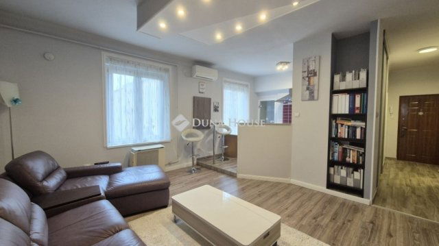 Eladó téglalakás, Dunakeszin 76 M Ft, 2 szobás