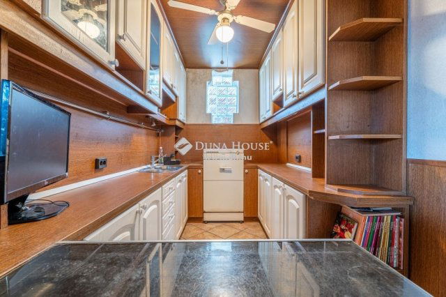 Eladó családi ház, Dunakeszin 257 M Ft, 5 szobás