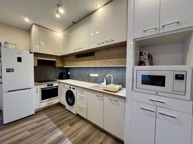 Eladó családi ház, Bazsiban 49.9 M Ft, 2+1 szobás