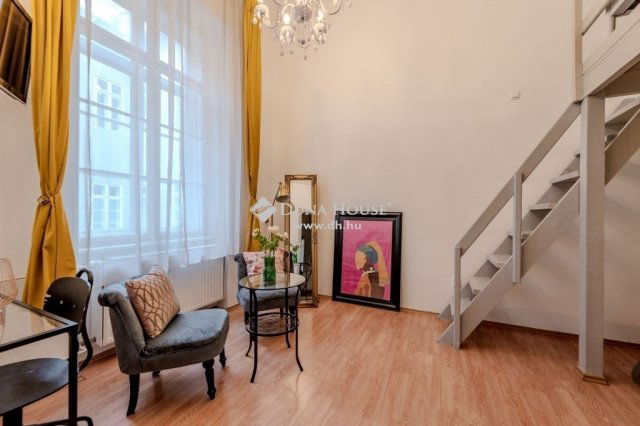 Eladó téglalakás, Budapesten, V. kerületben 64.9 M Ft, 1 szobás