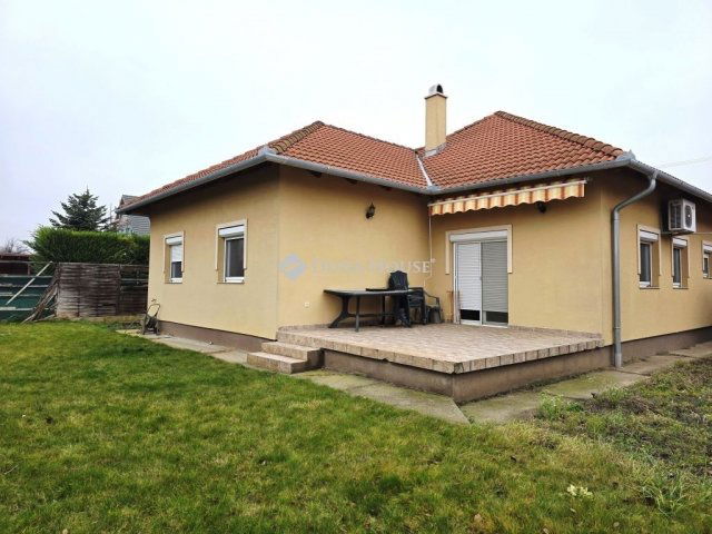 Eladó ikerház, Tárnokon 99.8 M Ft, 3+1 szobás