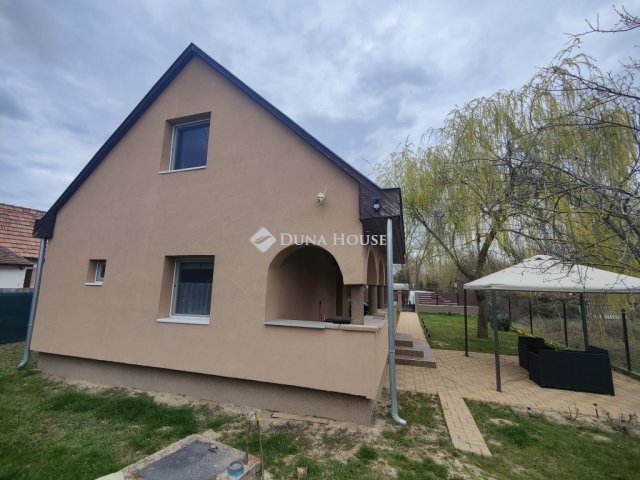 Eladó családi ház, Dömsödön 56.9 M Ft, 3 szobás
