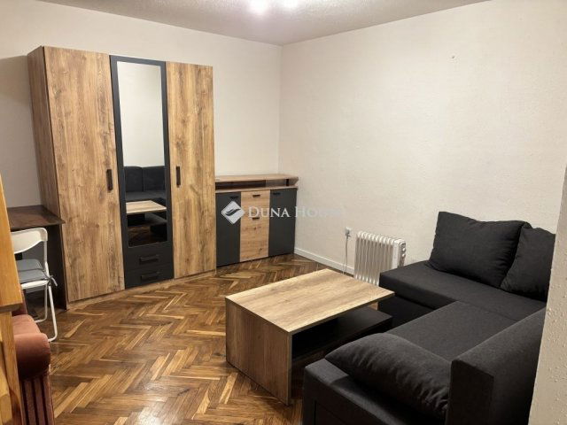 Kiadó téglalakás, albérlet, Budapesten, VI. kerületben