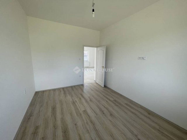 Eladó ikerház, Inárcson 89 M Ft, 4 szobás / költözzbe.hu