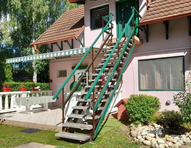 Eladó nyaraló, Balatonföldváron 129 M Ft, 4 szobás