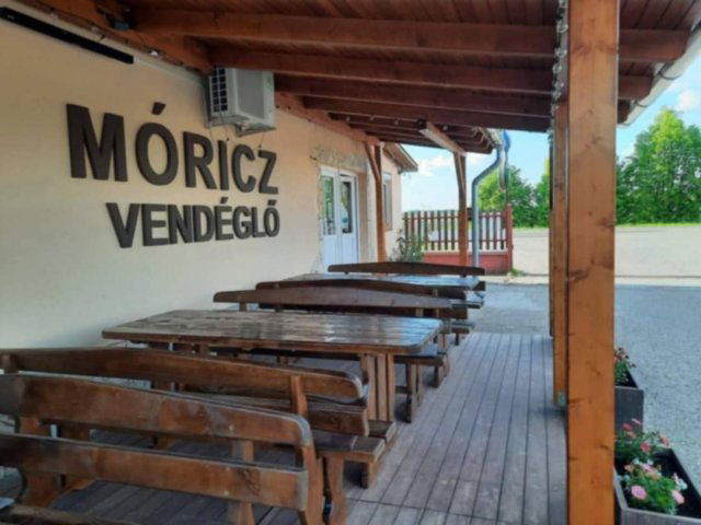 Eladó üzlethelyiség, Abonyban 195 M Ft, 1 szobás