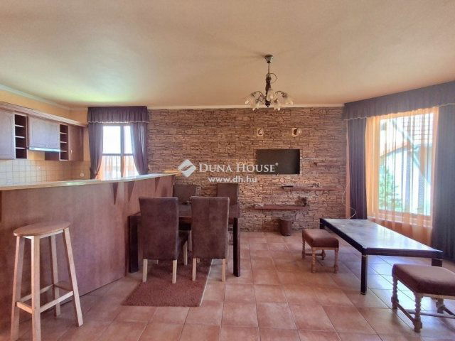 Eladó ikerház, Hajdúböszörményen 69.9 M Ft, 4 szobás