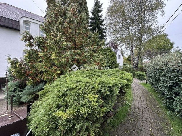 Eladó családi ház, Budapesten, III. kerületben 299.9 M Ft