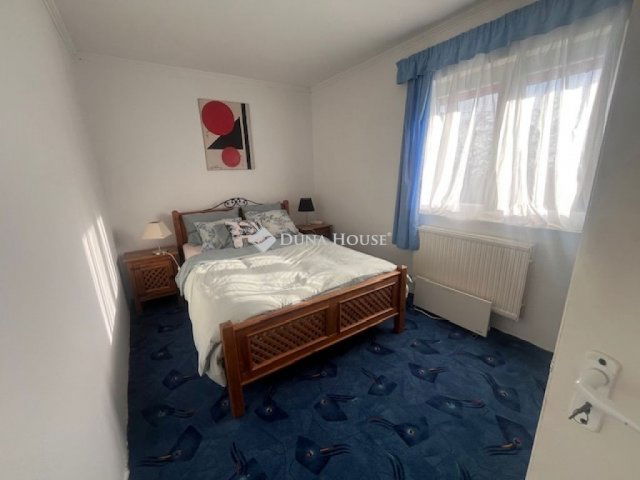 Eladó családi ház, Pécsett 79.9 M Ft, 3 szobás