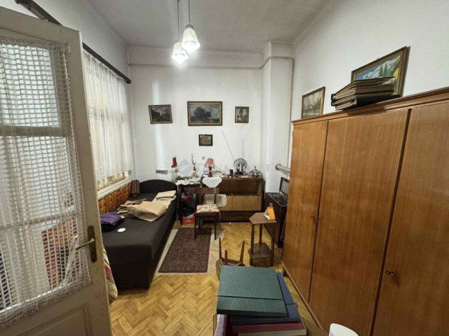 Eladó téglalakás, Pécsett, Mária utcában 75 M Ft, 3 szobás