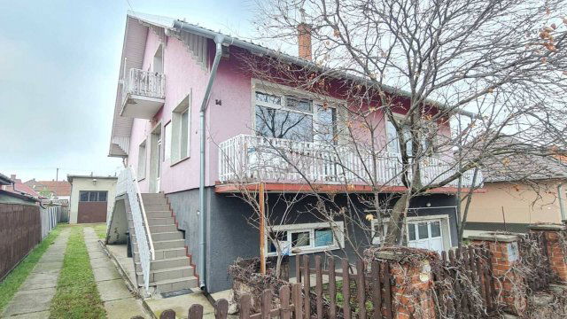 Eladó családi ház, Dunaharasztin 109.99 M Ft, 6 szobás
