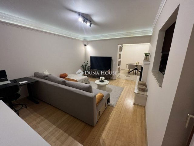 Eladó téglalakás, Szegeden 65.9 M Ft, 2 szobás