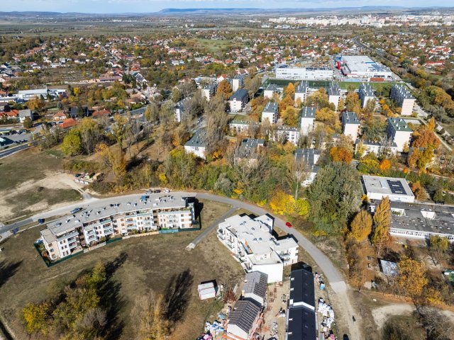 Eladó sorház, Székesfehérvárott, Tasnádi utcában 87.5 M Ft