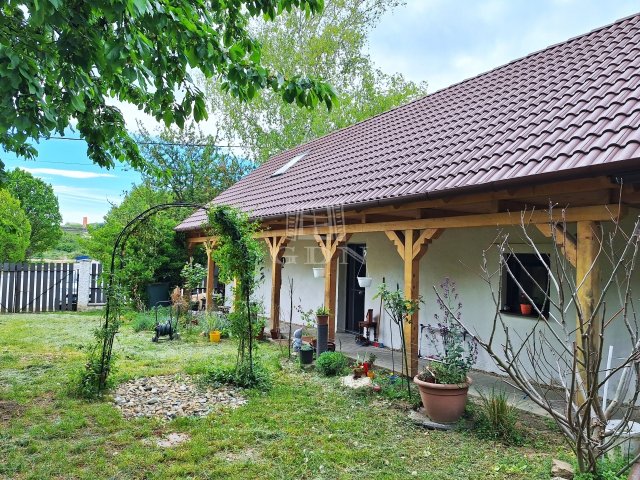 Eladó családi ház, Óbarokon 53 M Ft, 2 szobás