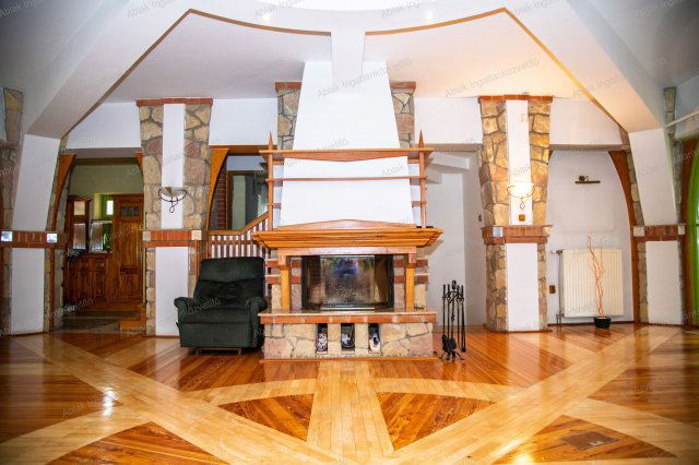 Eladó családi ház, Nyíregyházán 329.9 M Ft, 7 szobás