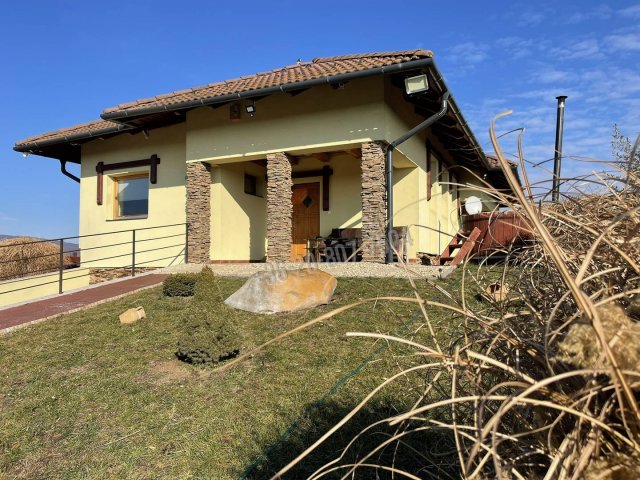 Eladó családi ház, Egerben 149 M Ft, 6 szobás