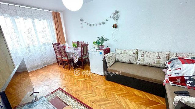 Eladó panellakás, Budapesten, III. kerületben 63.99 M Ft