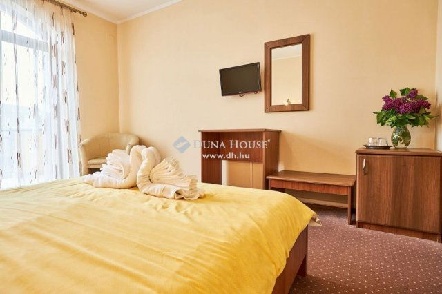 Eladó hotel, Hajdúszoboszlón 596.75 M Ft, 2 szobás