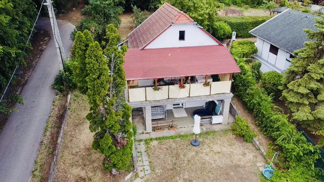 Eladó családi ház, Szadán 129.99 M Ft, 3+1 szobás