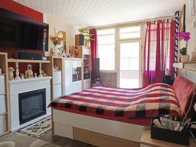 Eladó téglalakás, Budapesten, XX. kerületben, Helsinki úton