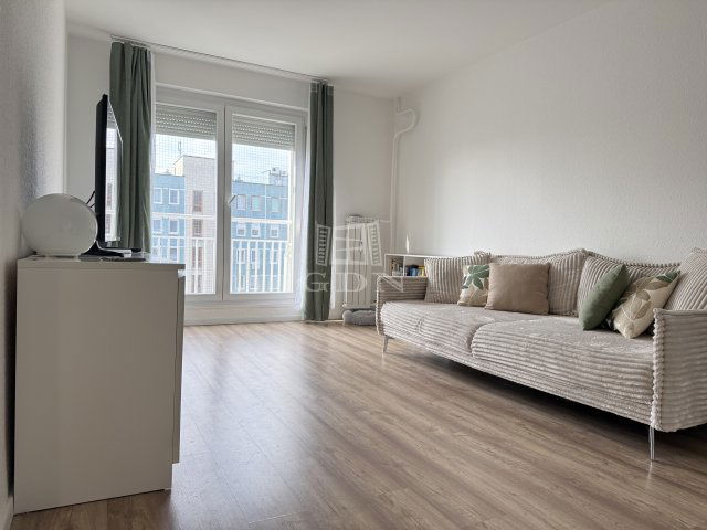 Eladó panellakás, Budapesten, III. kerületben 69.9 M Ft