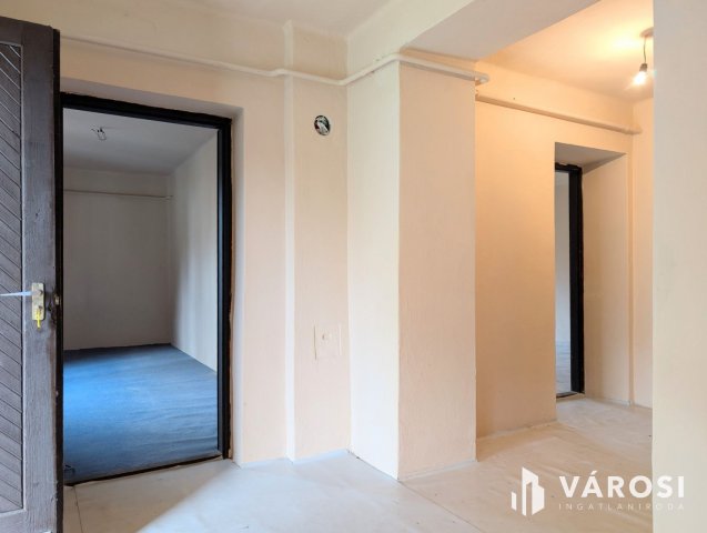 Eladó családi ház, Csorváson 9.9 M Ft, 2 szobás