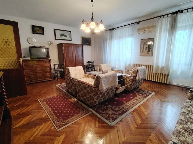 Kiadó családi ház, albérlet, Hódmezővásárhelyen, 5 szobás