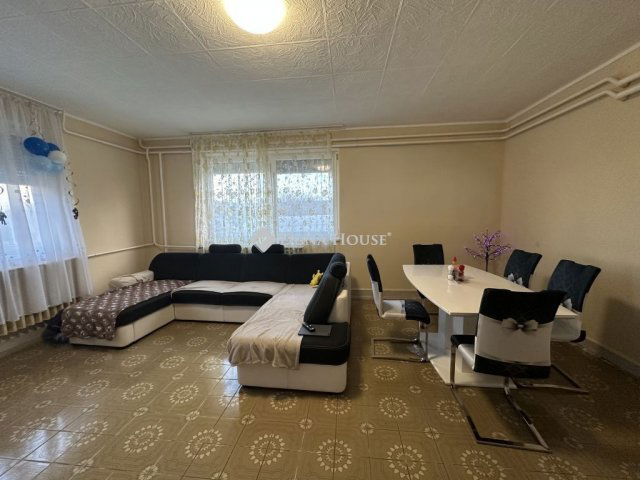 Eladó családi ház, Simontornyán 85 M Ft, 6 szobás