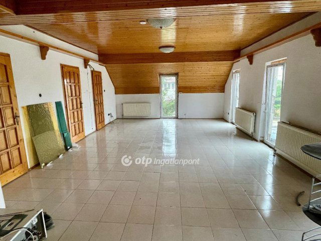 Eladó téglalakás, Budapesten, XV. kerületben 114.99 M Ft