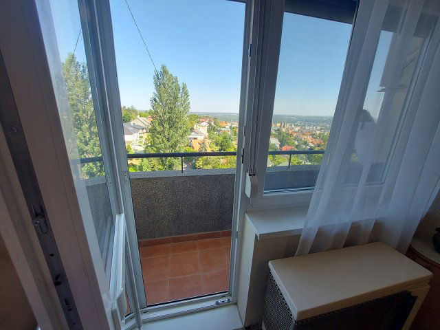 Kiadó téglalakás, albérlet, Pécsett, Bárány úton, 3 szobás