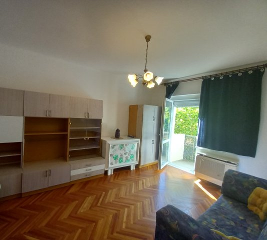 Kiadó téglalakás, albérlet, Pécsett, Bánki Donát úton