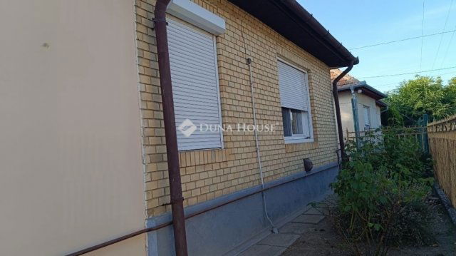 Eladó családi ház, Zsámbokon 35 M Ft, 3 szobás