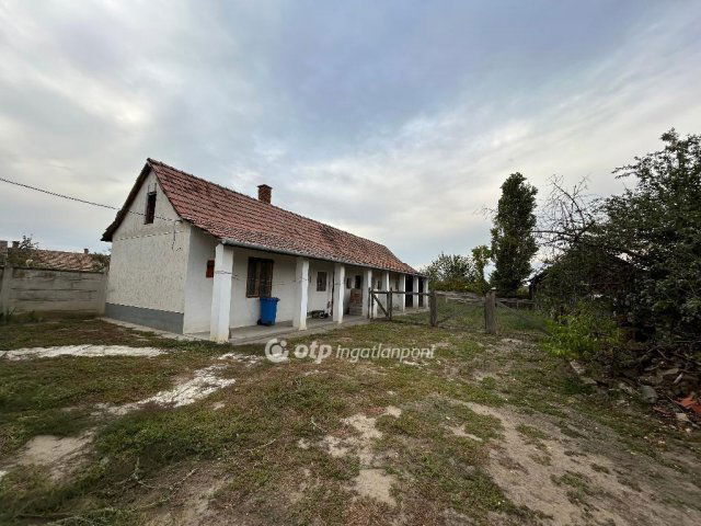 Eladó családi ház, Konyáron 18 M Ft, 2 szobás