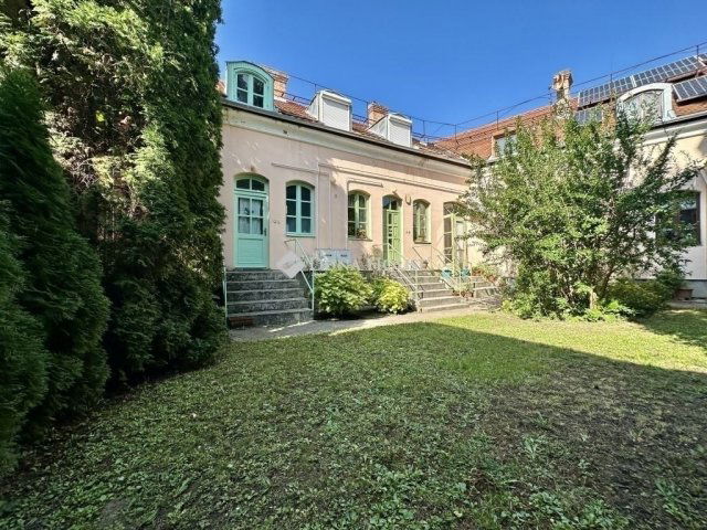 Eladó téglalakás, Pécsett 59 M Ft, 3 szobás