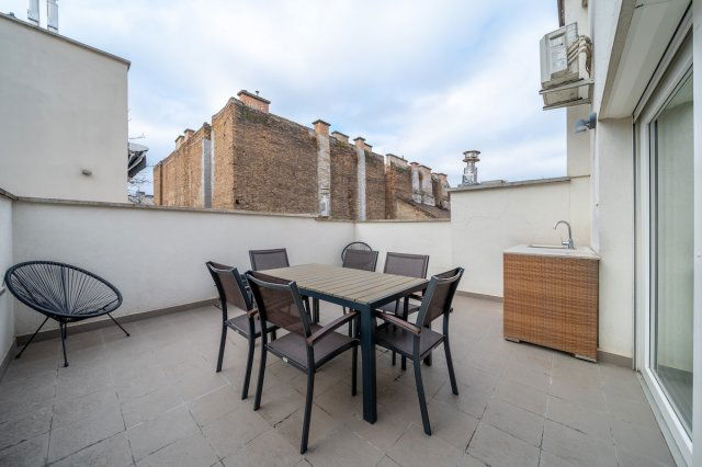 Eladó téglalakás, Budapesten, VI. kerületben 138 M Ft, 3 szobás